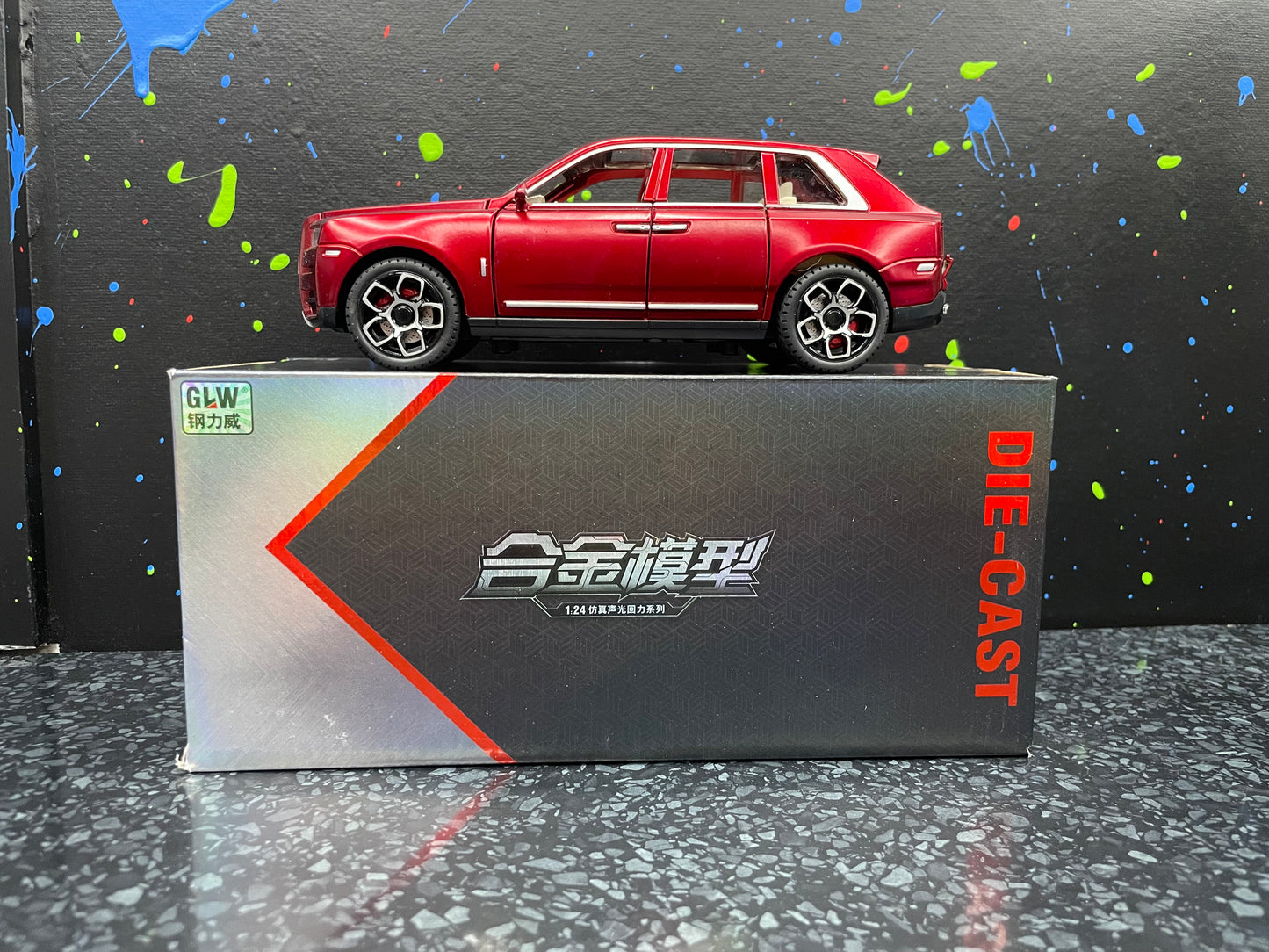 Red 1:24 Rolls Royce Cullinan Full Metal Model Car