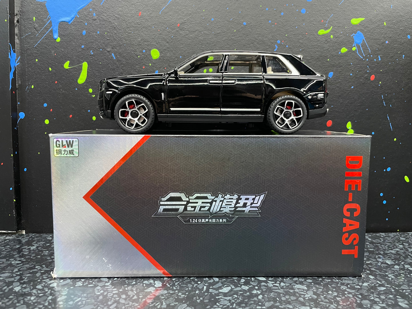 Red 1:24 Rolls Royce Cullinan Full Metal Model Car